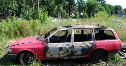 Spalony ford sierra /Policja