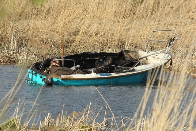 Spalony jacht /Piotr Wittman /PAP