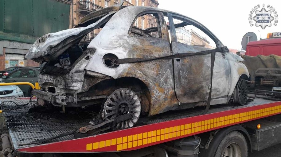 Spalony wrak auta, którym uciekał 14-latek /Śląska policja /Policja
