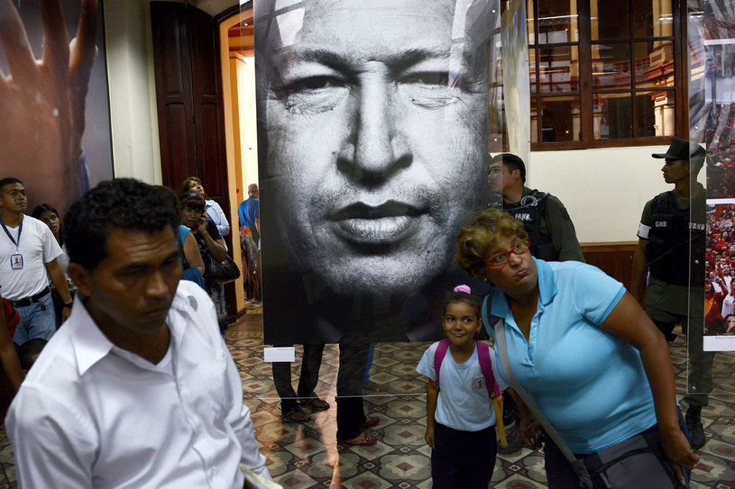 Spamerzy szybko zaczęli wykorzystywać w swoich kampaniach wiadomość o śmierci Hugo Chaveza /AFP