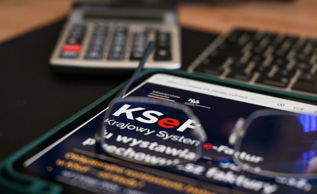 "Spartaczyli sprawę. Ręce opadają". Były premier ostro o KSeF