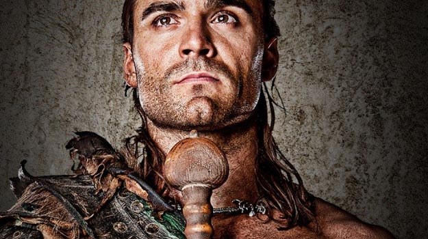 "Spartakus": Widowiskowe sekwencje walk i zmysłowe sceny erotyczne /HBO