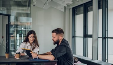 Specjalne obowiązki pracodawcy. To musi zapewnić pracownikowi zimą