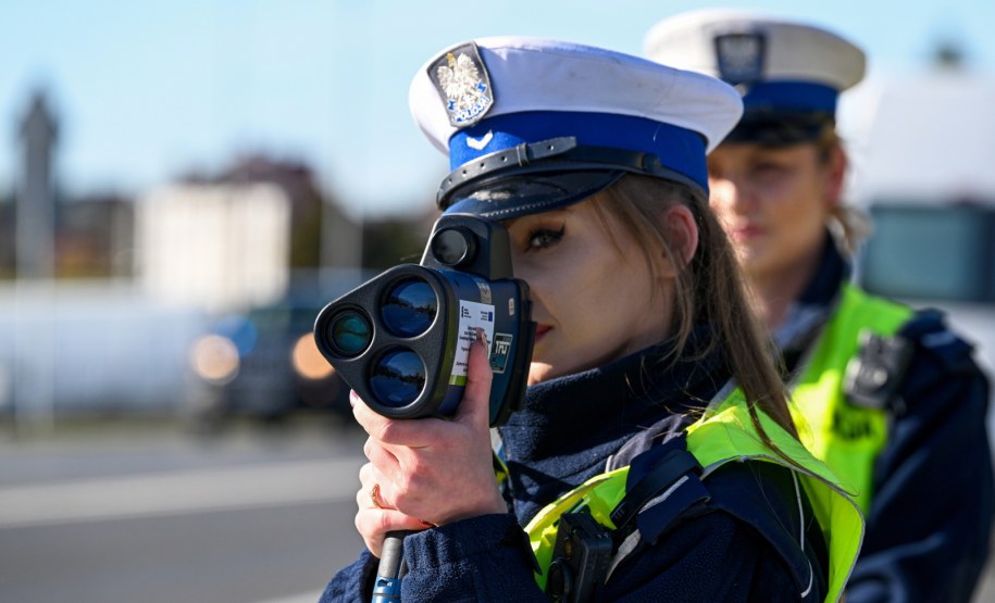 Specjalne wydania serwisów drogowych w RMF FM. Na RMF24.pl relacja minuta po minucie! /Darek Delmanowicz /PAP