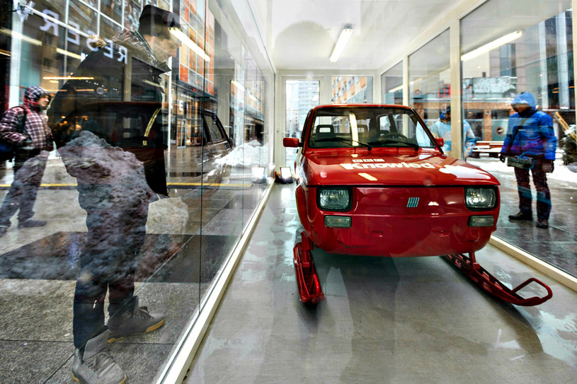 Specjalnie podrasowany Fiat 126p jest jedną z atrakcji wystawy /materiały prasowe