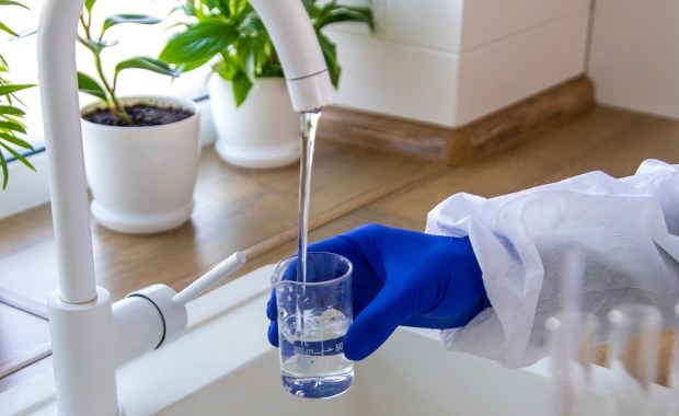 Specyfik okazał się kranówką za 21 mln zł. Małżeństwo oskarżone ws. oszukania Elektrowni Bełchatów