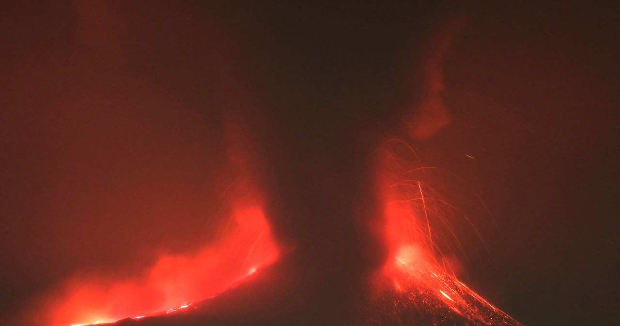 Spektakularna erupcja Etny. "Wywołała niepokój wśród mieszkańców"