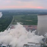 Spektakularne wysadzenie części zamkniętej elektrowni jądrowej [FILM]