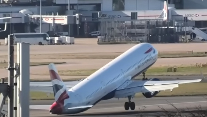 Spektakularny manewr pilota. Zobacz mrożący krew w żyłach film