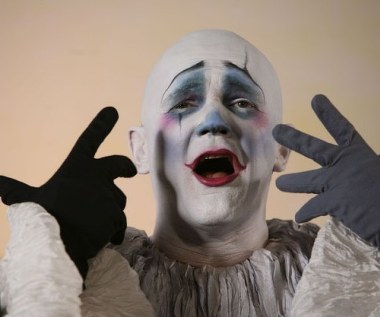 Śpiewak z jednakową ochotą występuje na akademiach organizowanych przez komunistów i podczas uroczystości kościelnych.