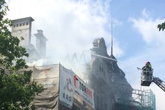 Spłonął dach zbytkowego budynku Politechniki Łódzkiej