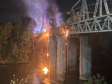 The historic bridge in Rome burned down.  "My heart breaks" thumbnail