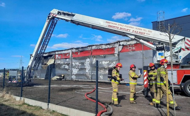 Spłonęła hala magazynowa w Wielkopolsce. Zagrożone były biura