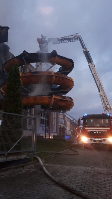 Spłonęła zjeżdżalnia zewnętrzna. /Świętokrzyska Straż Pożarna  /