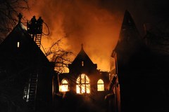 Spłonęło poddasze zabytkowego pałacu w Wąsowie