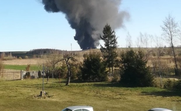 Spłonęło składowisko plastiku w Mokrzeszu. Straty wycenia się na 1,2 mln zł