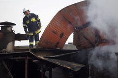 Spłonęło skladowisko trocin w Szałszy na Śląsku