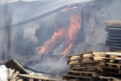 Spłonęło skladowisko trocin w Szałszy na Śląsku