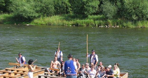 Spływ przełomem Dunajca to największa atrakcja turystyczna Pienin /INTERIA.PL