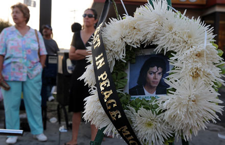 "Spoczywaj w pokoju Michael" /arch. AFP