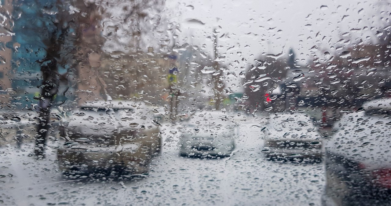 Spodziewany jest deszcz ze śniegiem /123RF/PICSEL
