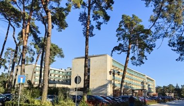 Spokojniejsze niż Ciechocinek, a równie piękne. To uzdrowisko pokochali kuracjusze