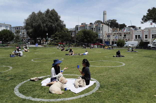 Społeczne dystansowanie w praktyce, San Francisco /JOHN G. MABANGLO /PAP/EPA