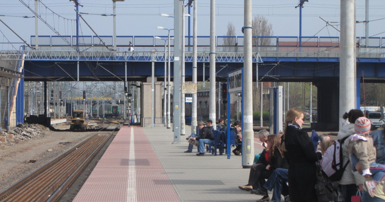 Spółki nie skoordynowały prac, więc trzeba burzyć świeżo wyremontowany peron