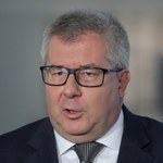 Spór Czarneckiego i Thun. Mazurek: Decyzja ws. europosła PiS będzie polityczna
