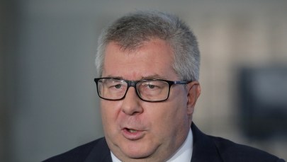 Spór Czarneckiego i Thun. Mazurek: Decyzja ws. europosła PiS będzie polityczna