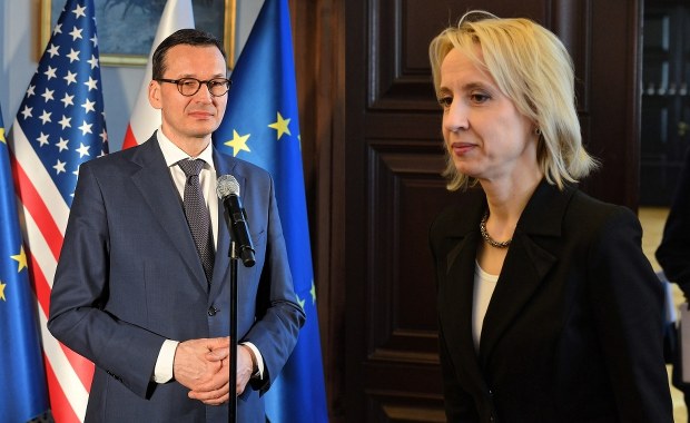 Spór między kancelarią premiera i minister Czerwińską. Chodzi o „piątkę PiS”