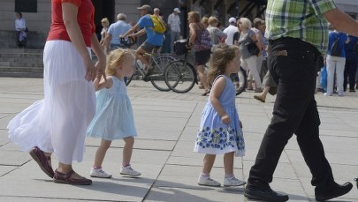 Spór o 500+ w Warszawie. Jest nagłe przyspieszenie w przekazywaniu pieniędzy