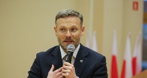 Spór o sędziów Trybunału Konstytucyjnego. Bogucki wezwany na świadka