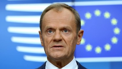 Spór o tablicę w Stałym Przedstawicielstwie RP przy UE. Ostry komentarz Tuska
