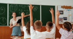 Spór o ustawę ws. praw i obowiązków uczniów: Związkowcy protestują
