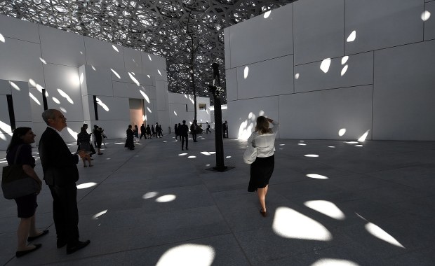 Spór wokół "arabskiego Luwru". Francja wysłała 300 dzieł sztuki do Abu Zabi!