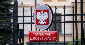 Spór wokół sędziów TK wybranych przez Sejm. Trybunał zwróci się do prezydenta