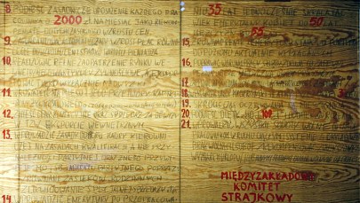 Spór wokół tablic z 21 postulatami wybuchnie na nowo? Pozew w sądzie