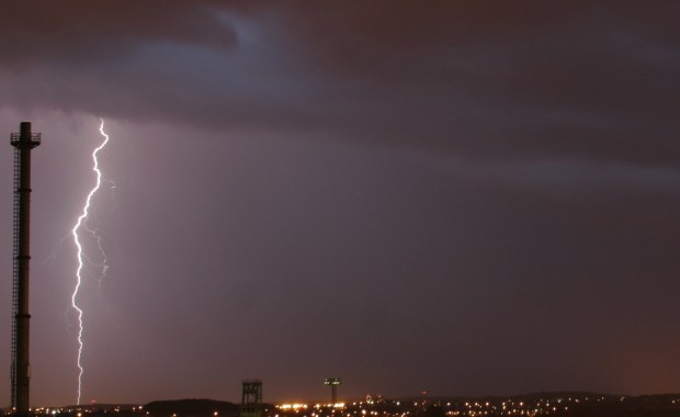 Sporo strażackich interwencji na Śląsku. Nadal obowiązują ostrzeżenia