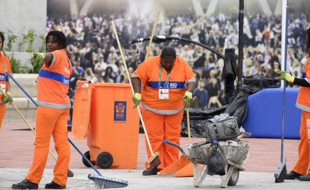 Sportowcy docierają do Rio i... zabierają się za sprzątanie. "Na mopy czekamy już 2 dni"