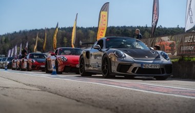 Sportowe Porsche opanowały Tor Kielce. Skąd się tam wzięły? 