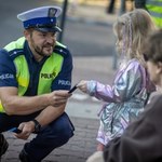 Sposób na bezpieczeństwo pieszych. Policja apeluje, by machali kierowcom