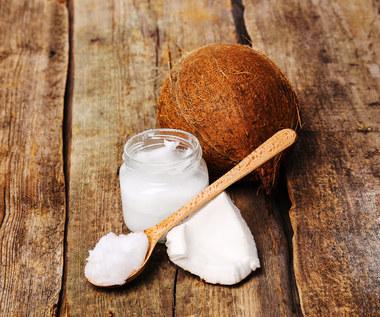 Sposoby na włączenie oleju kokosowego do swojej diety