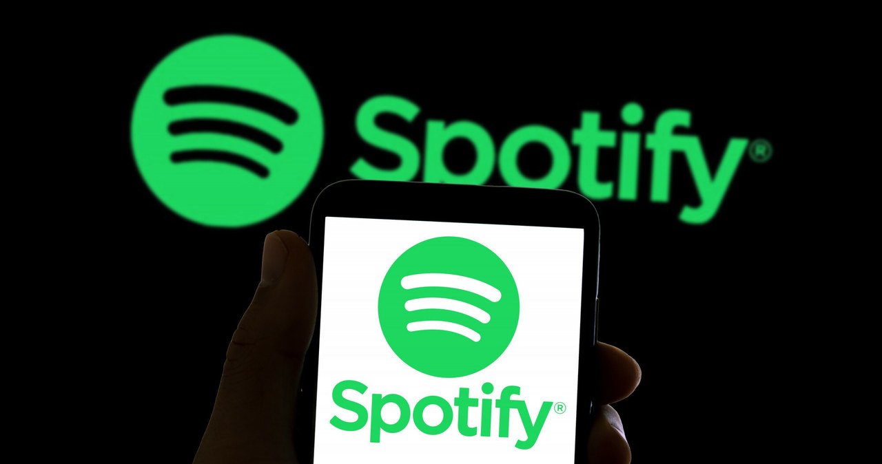 Spotify jest najpopularniejszym serwisem muzycznym. Wielu kierowców włącza w aplikacji muzykę do samochodu. /Davide Bonaldo/Sipa USA /East News