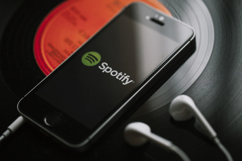 Spotify udostępniło podsumowanie roku w postaci 2021 Wrapped /123RF/PICSEL
