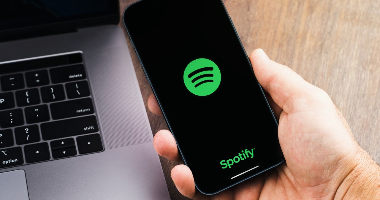 Spotify umożliwia słuchanie muzyki w ramach płatnego abonamentu lub bezpłatnie, ale z ograniczeniami /123RF/PICSEL