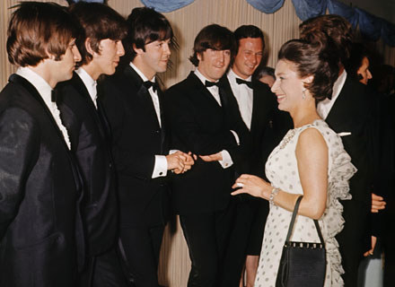 Spotkanie Beatlesów z księżniczką Małgorzatą (drugi z prawej Brian Epstein) /arch. AFP