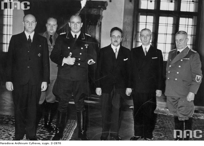 Spotkanie członków zarządu Banku Emisyjnego z niemieckim gubernatorem Hansem Frankiem (1940 r.) /Z archiwum Narodowego Archiwum Cyfrowego