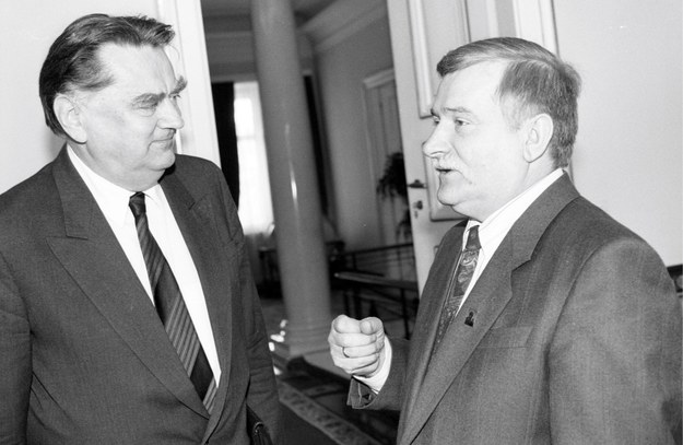 Spotkanie prezydenta Lecha Wałęsy z premierem Janem Olszewskim. /Stefan Kraszewski    /PAP
