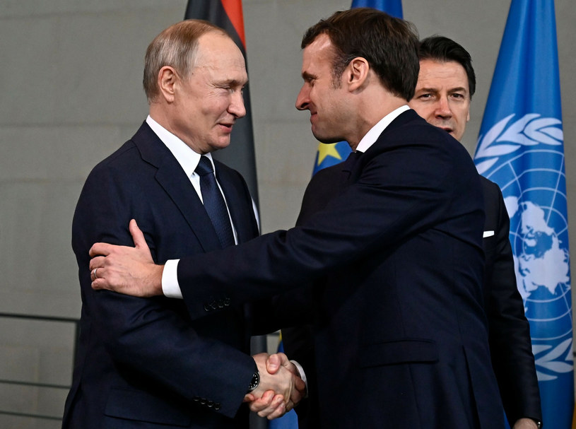Spotkanie prezydentów Rosji Władimira Putina i Francji Emmanuela Macrona w 2020 r. Zdjęcie ilustracyjne /TOBIAS SCHWARZ/AFP/East News /East News